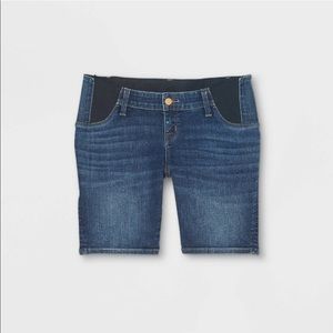 Side panel Burmuda Maternity Denim shorts.